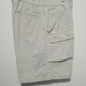 LIKE NEW COLUMBIA MENS CARGO SHORTS SIZE 40